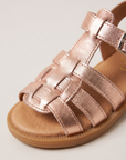 Sandale Flavy rose gold - detail tressage et boucle