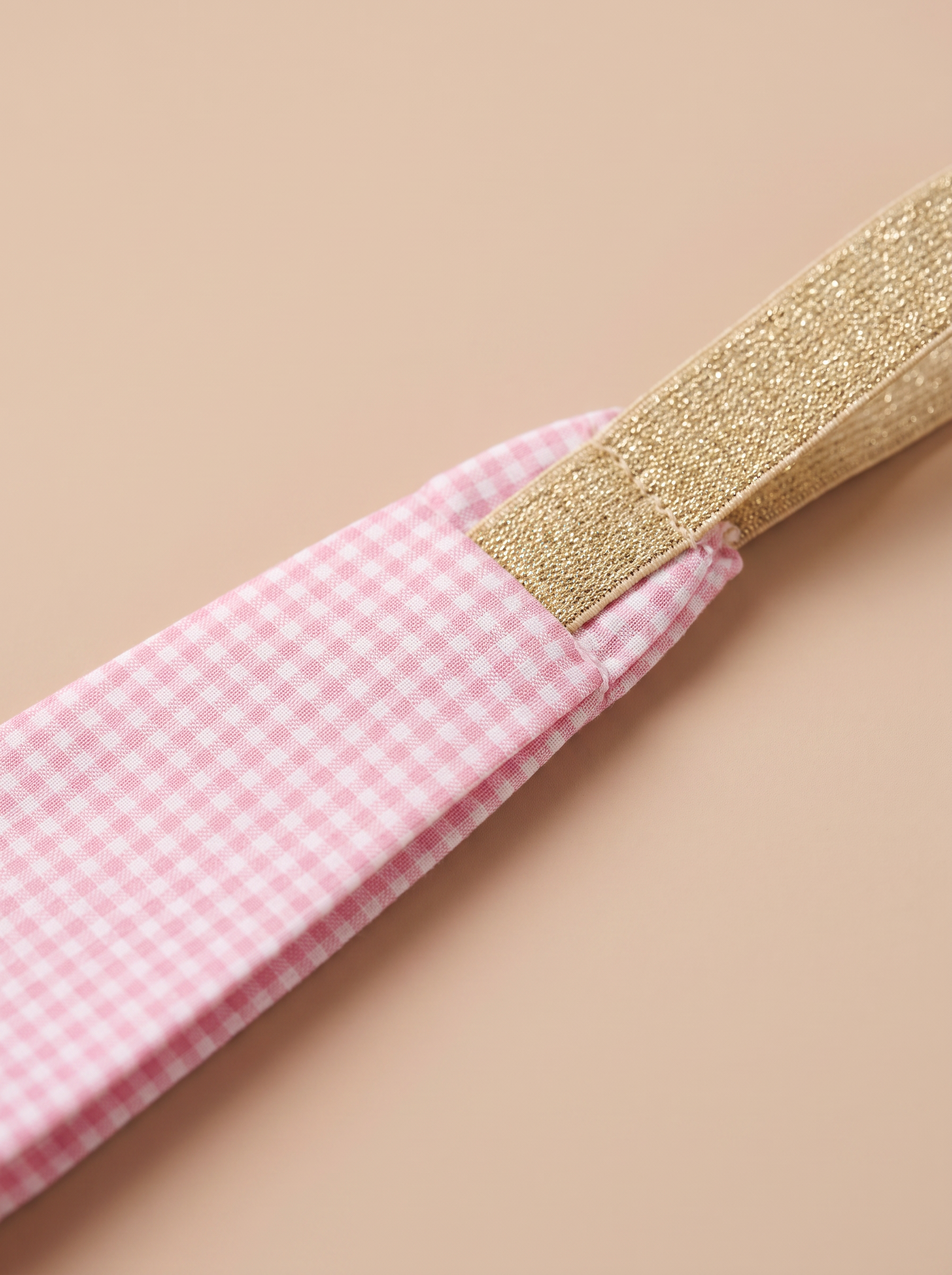 Bandeau vichy rose - détail de l élastique lurex doré