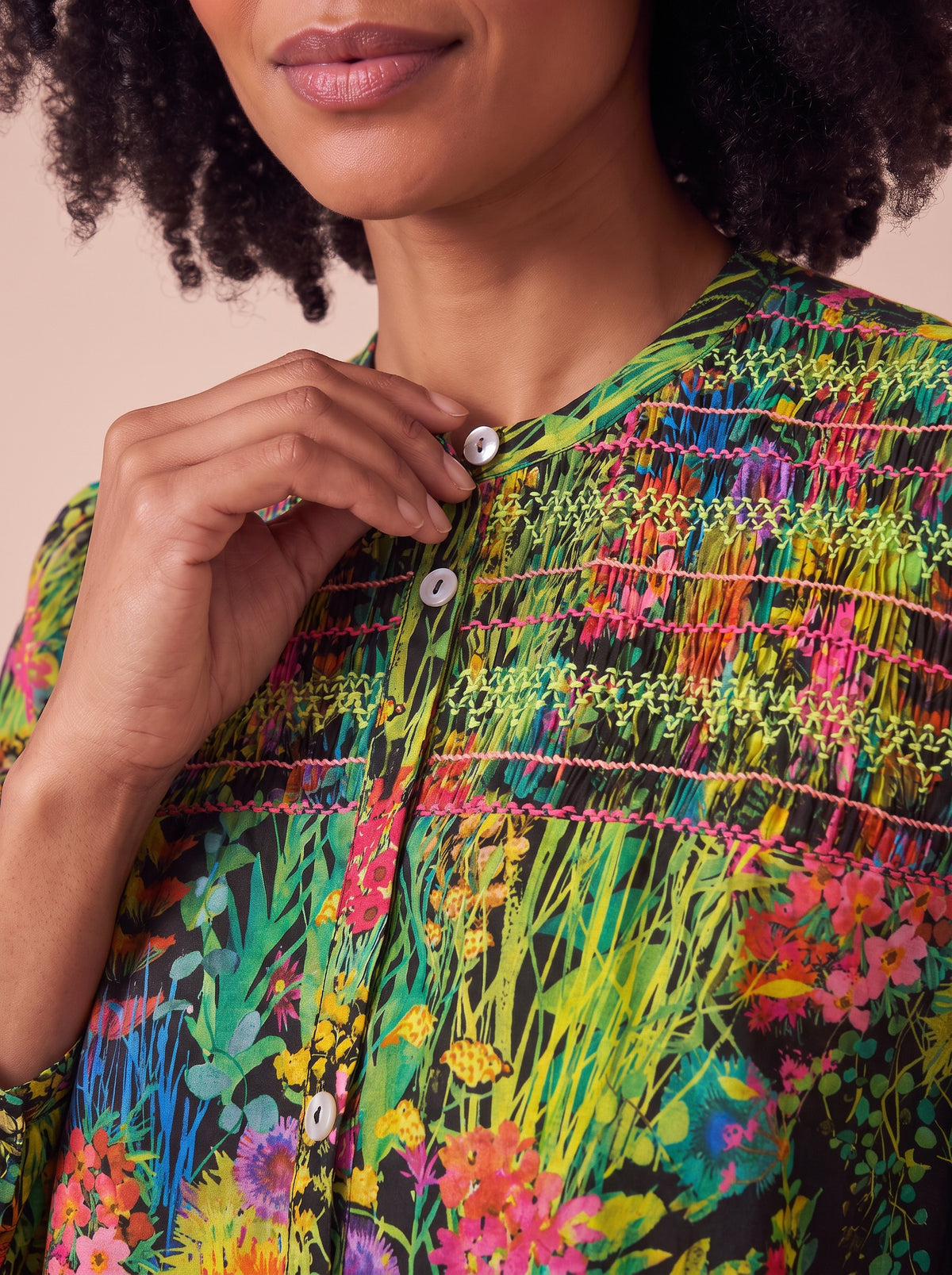 Blouse Gio Frida - détail du plastron smocké
