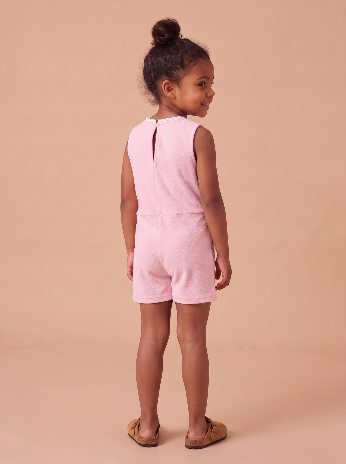 Combi Barbie - vue de dos, encolure en broderie anglaise