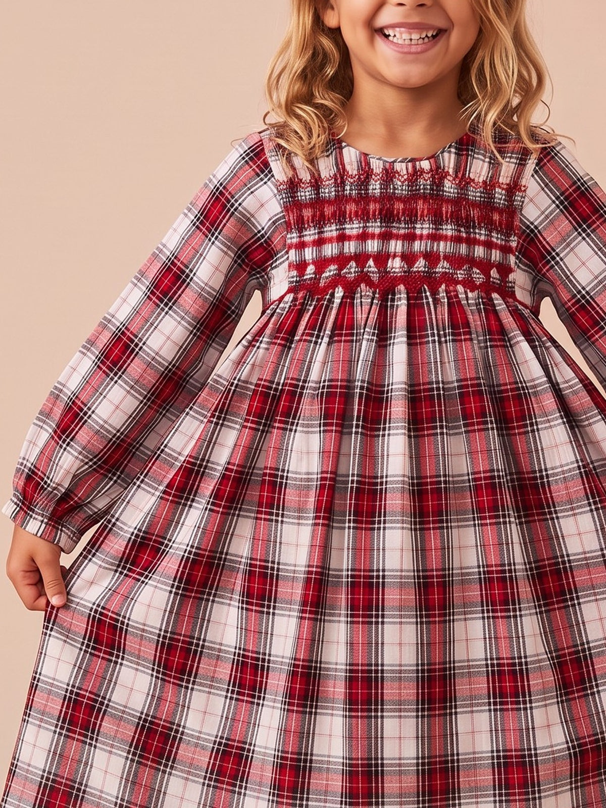 Robe Harper tartan : plastron smocké main au fil rouge