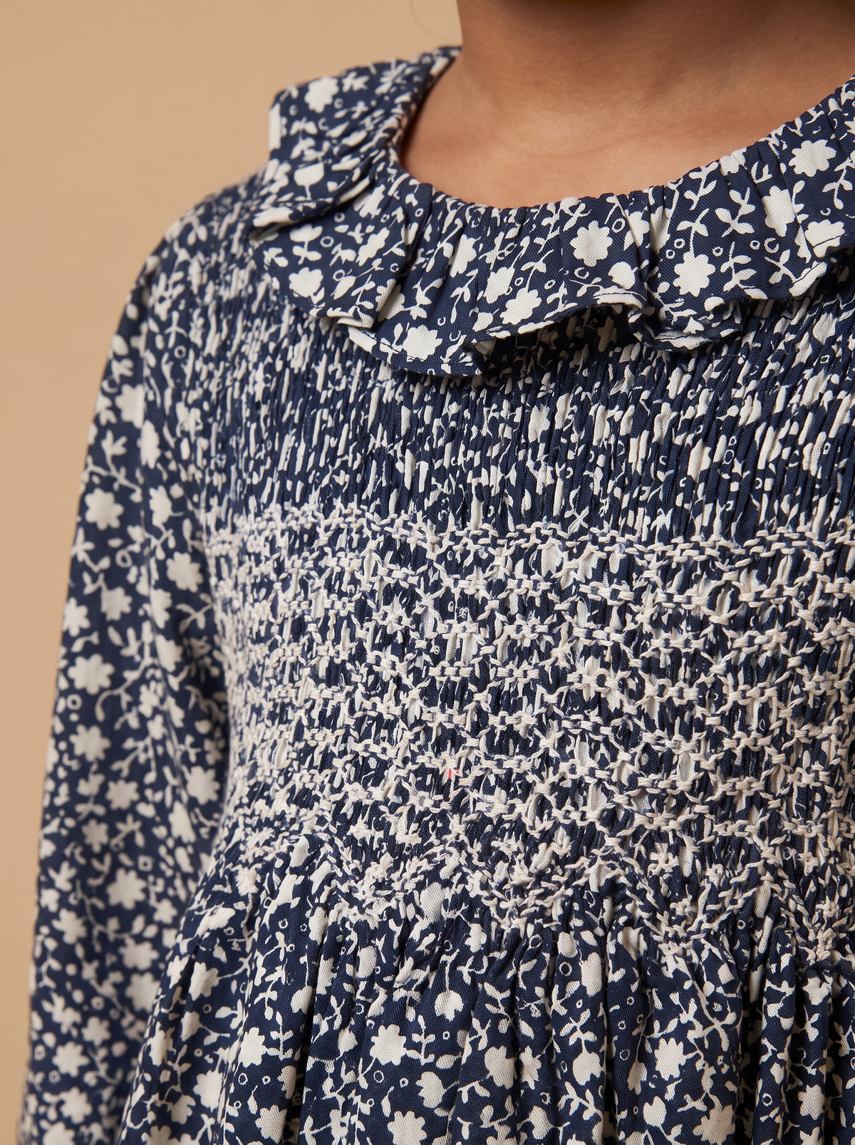 Robe Jade - détail collerette et smocks