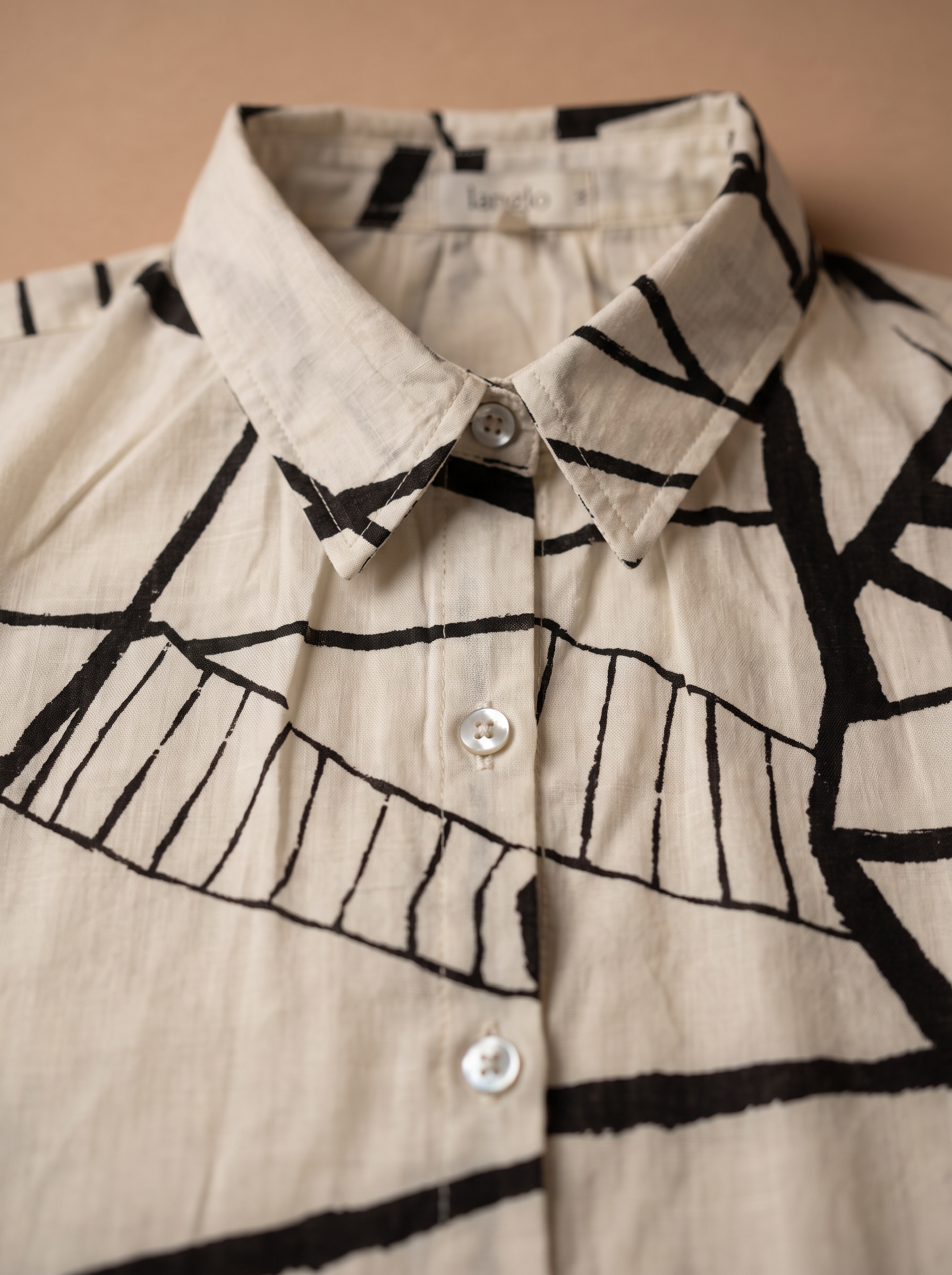 Robe Jeannette — détail encolure