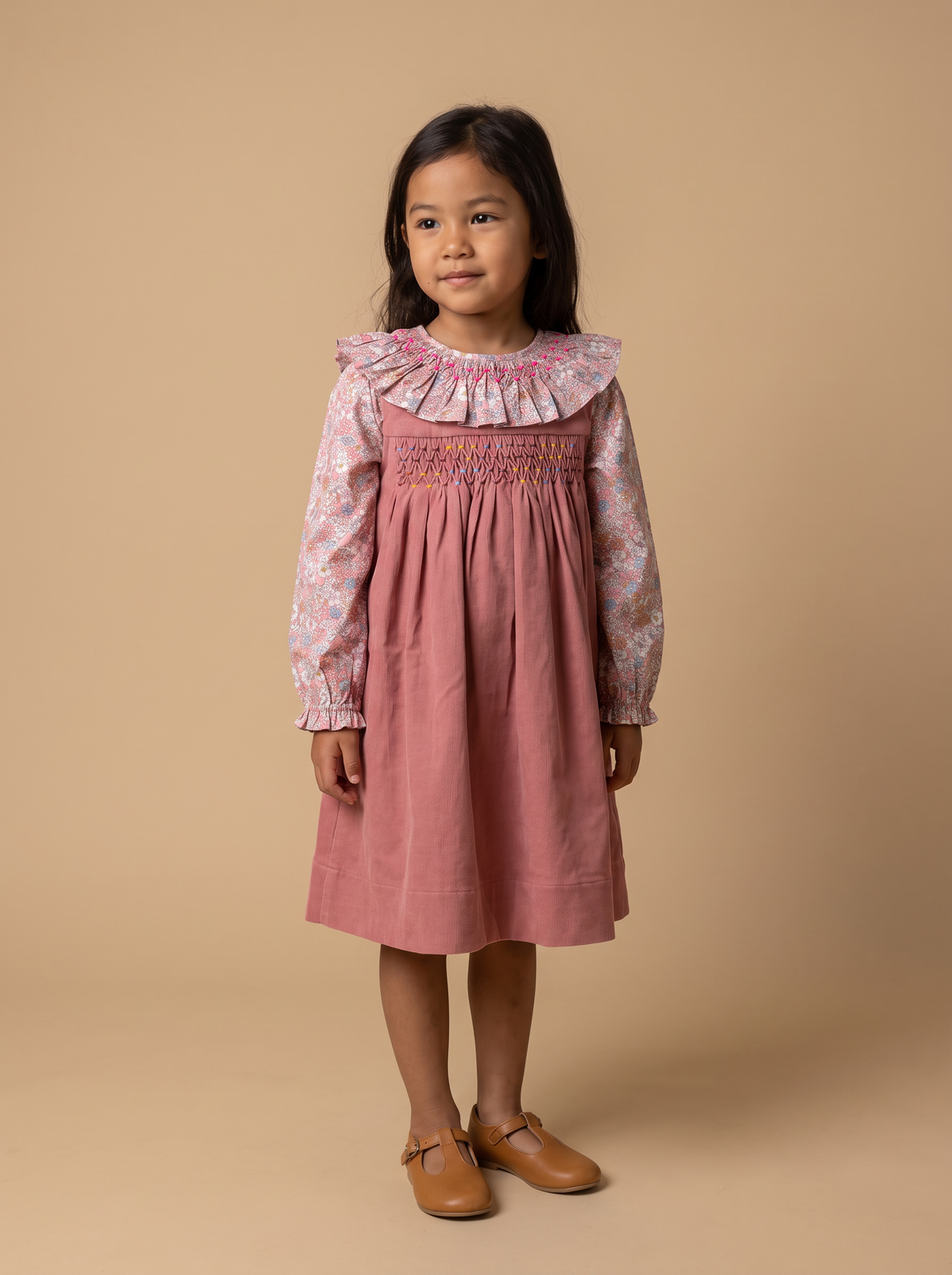 Robe Lalie portée avec la collerette Rio Elyna - vue 3/4