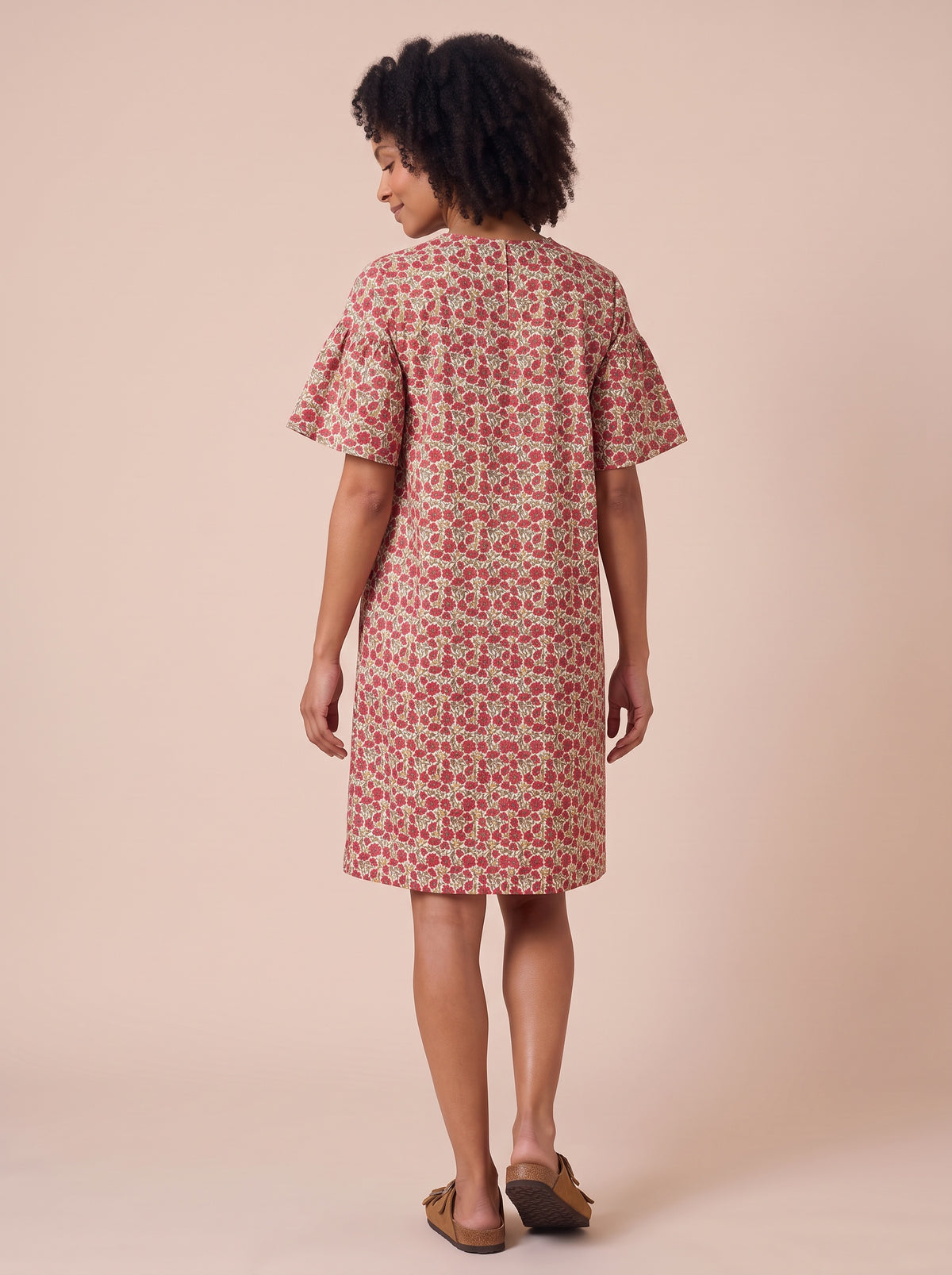 Robe Tamarin coquelicot portée - de dos