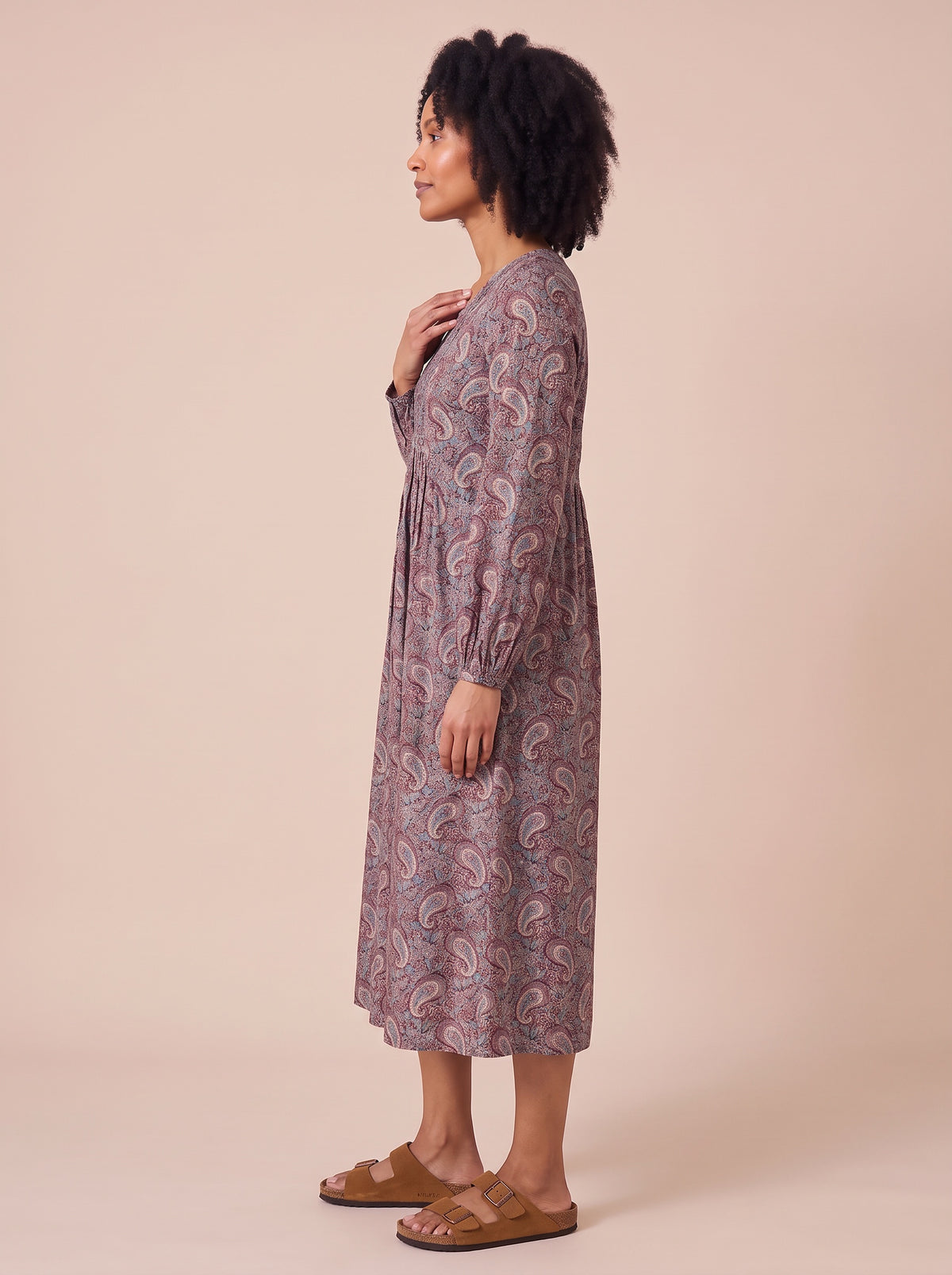 Robe Yvette - cashmere Marron portée