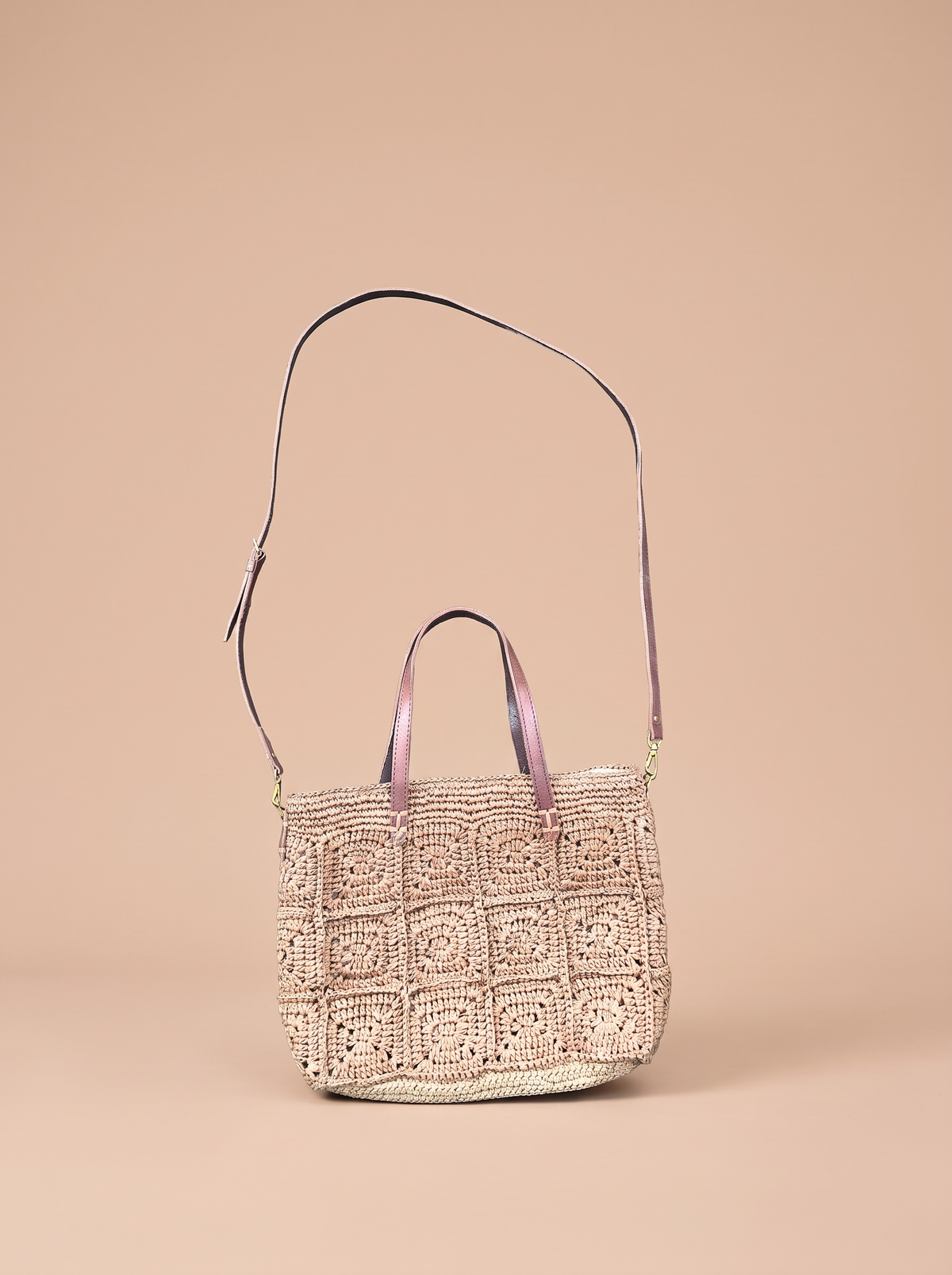 Sac Isao en crochet de raphia, anses et bandoulière en cuir